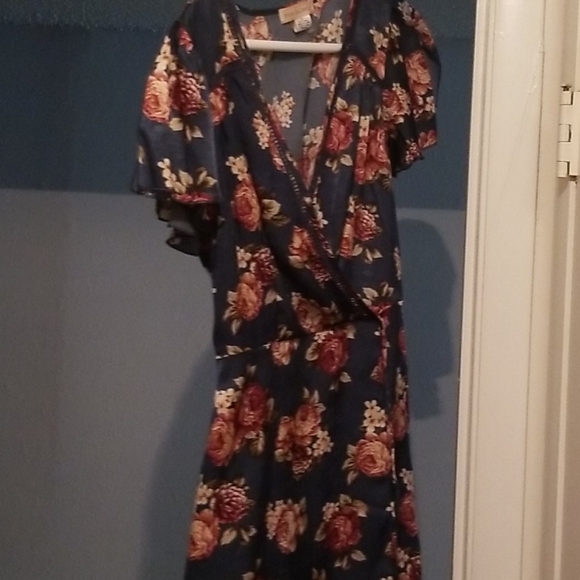 Dress - Picture 2 of 3